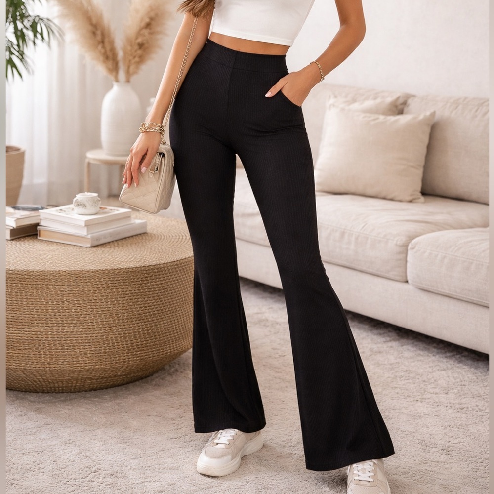 LAST 1 🖤 black flared high waisted lounge pants ribbed knit